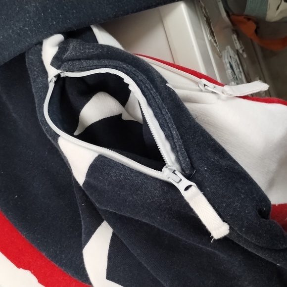 Skyline Wear Size: Adult XL American Flag Print Hooded Jumpsuit. - Picture 10 of 12